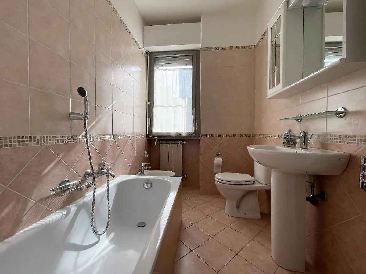 Stefano'S Guests House: 2 Bedrooms & Parking In Viareggio Italy